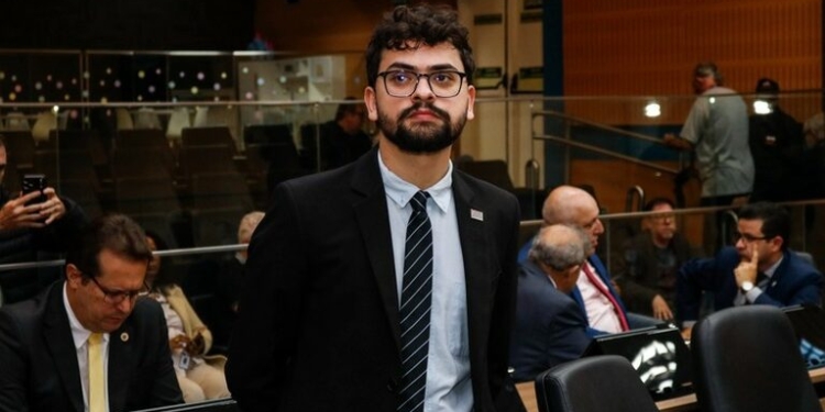 Câmara aprova por unanimidade abertura de CP contra o vereador Vini Oliveira