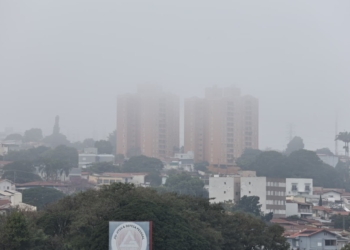 Sexta-feira amanhece com densa neblina nas cidades da região