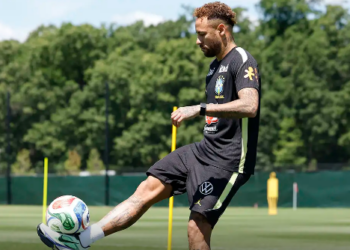 Neymar volta a treinar com a seleção a 2 dias do jogo contra o Haiti