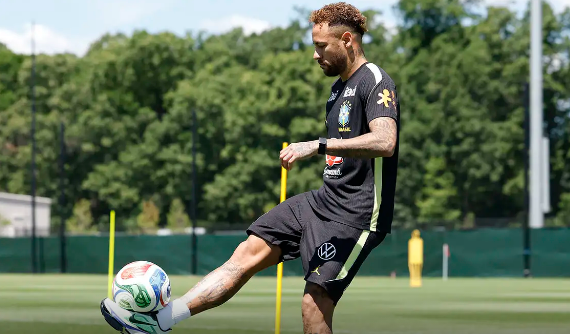 Neymar volta a treinar com a seleção a 2 dias do jogo contra o Haiti