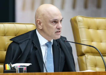 Moraes dá 48 horas para Bolsonaro informar se autorizou vídeo com IA