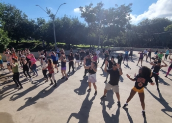Domingo Fitness promove aula de ritmos na Lagoa do Taquaral