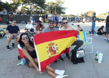 Público acompanha conquista da Copa pela Espanha em telão na Arautos da Paz
