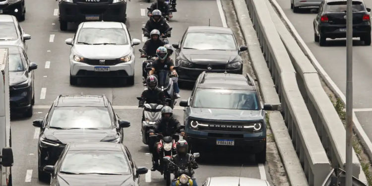 Justiça manda Prefeitura de São Paulo liberar Uber Moto nas ruas da Capital