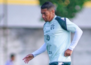 Sem espaço, Ralf deixa o Guarani após 4 jogos em 7 meses