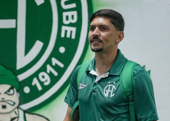 Reforço do Guarani, Neto Costa reencontra Élio Sizenando e relembra início da carreira