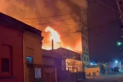 Vídeo: Incêndio destrói loja de fotografia no centro de Campinas