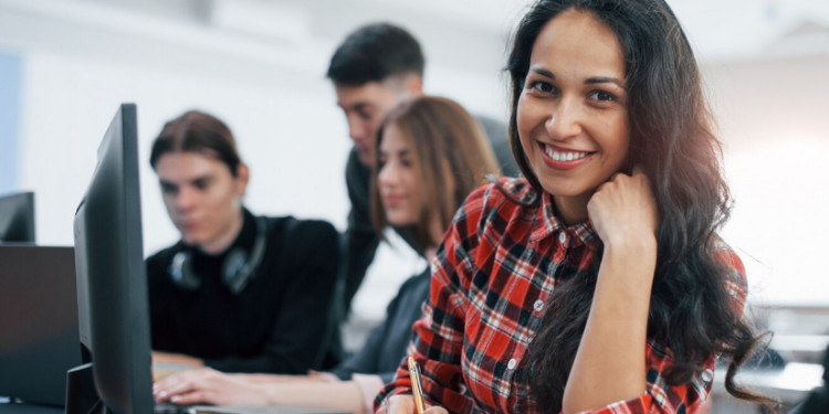 Feirão de Empregos do Patrulheiro abre portas para jovens