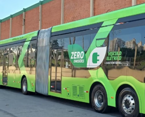 Artigo: Enquanto o mundo acelera a eletrificação de seus ônibus, o Brasil engatinha – por Jurandir Fernandes