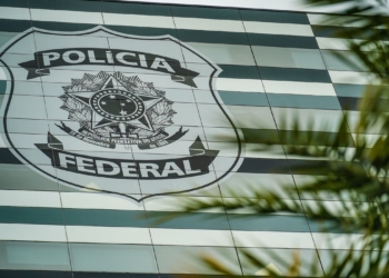 Em manifestação escrita, Flávio Bolsonaro nega ter caluniado Lula