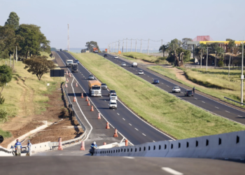 Feriadão deve levar mais de 4 milhões de veículos às rodovias da região