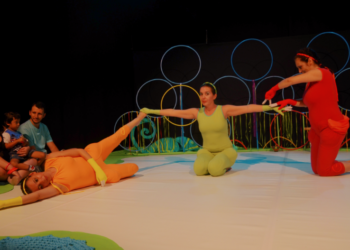 Cia Tugudum apresenta espetáculo de dança para bebês
