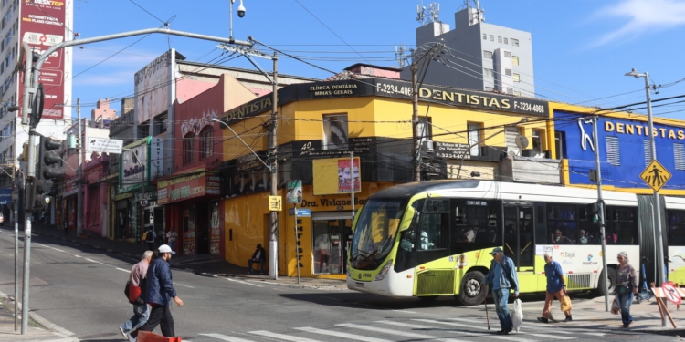 Monitoramento do trânsito por câmeras ganha pontos na Benjamin Constant e na JBD