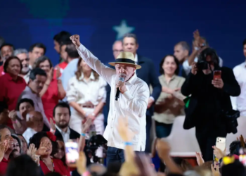 PT oficializa candidatura de Lula à Presidência em convenção