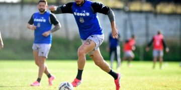 Lesão muscular tira Danilo Barcelos dos próximos jogos da Ponte Preta