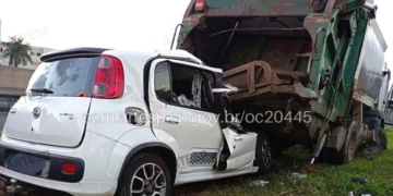 Motorista morre ao colidir Uno na traseira de um caminhão na Anhanguera, em Campinas