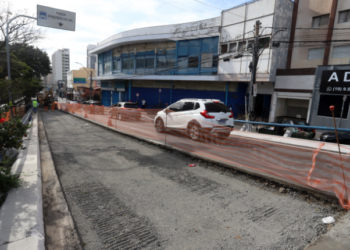 Pavimento de concreto começa a ser implantado na Moraes Salles